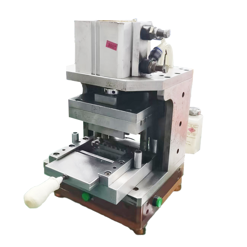 Connector riveting machine